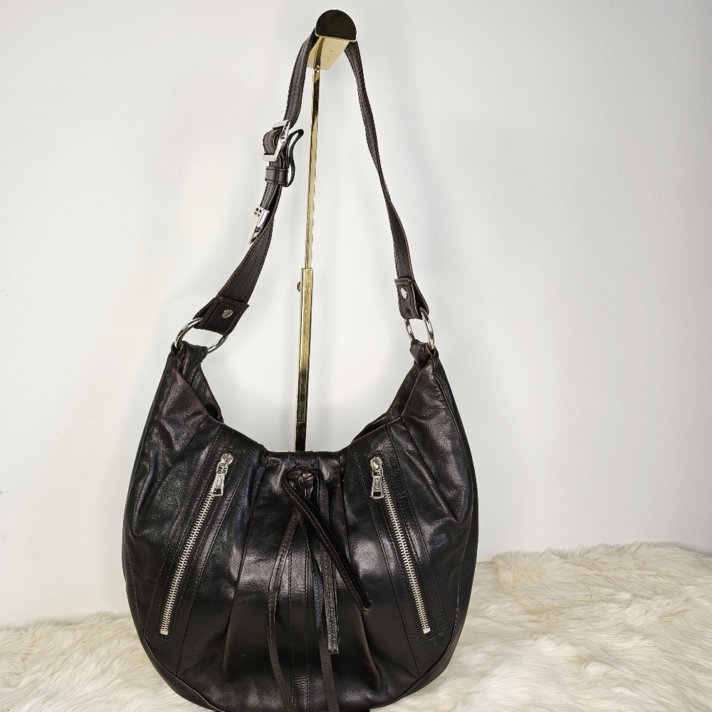 Yves Saint Laurent Leather Hobo bag